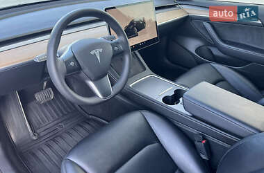 Седан Tesla Model 3 2022 в 