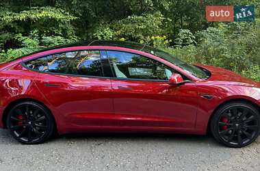 Седан Tesla Model 3 2019 в 