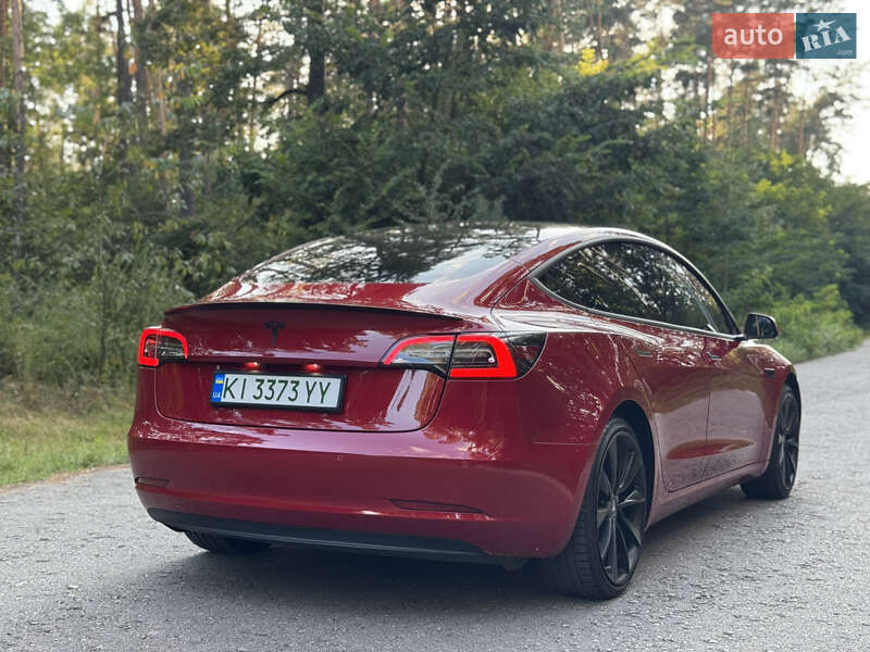 Седан Tesla Model 3 2019 в Києві