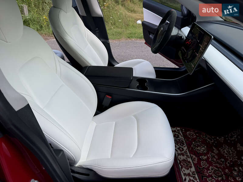 Седан Tesla Model 3 2019 в Києві