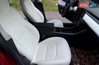 Седан Tesla Model 3 2019 в 