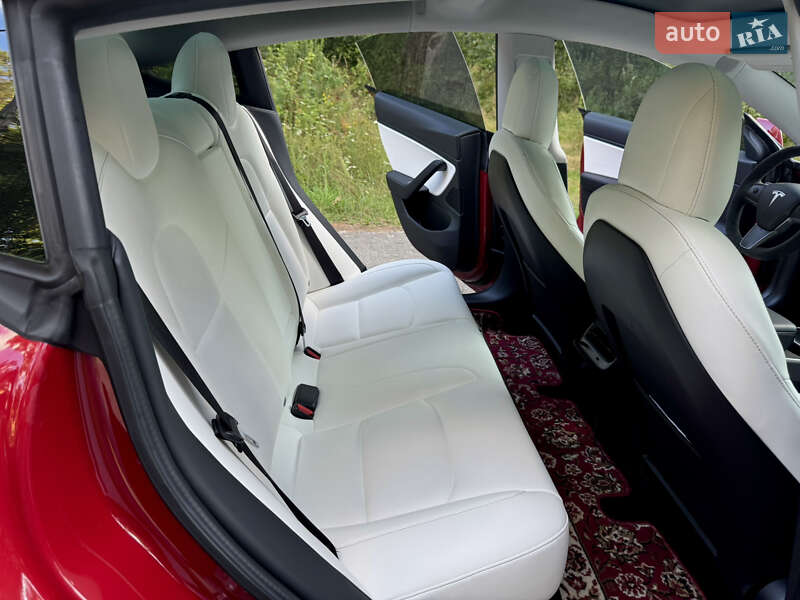 Седан Tesla Model 3 2019 в Києві