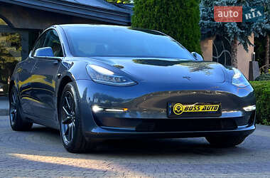 Седан Tesla Model 3 2019 в Львове