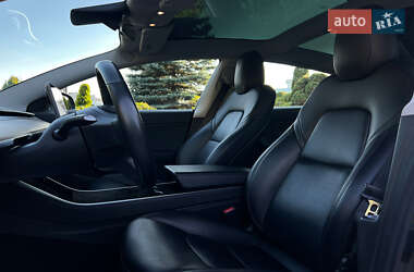 Седан Tesla Model 3 2019 в 