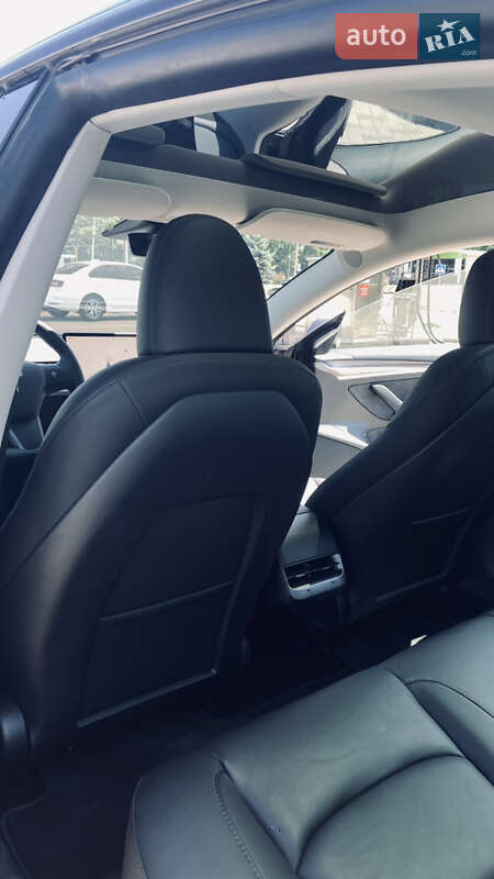 Седан Tesla Model 3 2023 в Полтаве