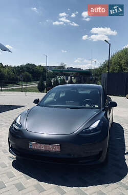 Седан Tesla Model 3 2023 в Полтаве