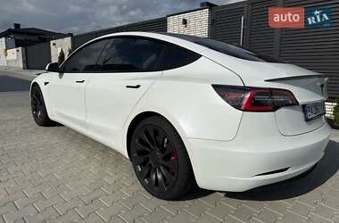 Седан Tesla Model 3 2022 в 
