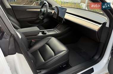 Седан Tesla Model 3 2022 в 
