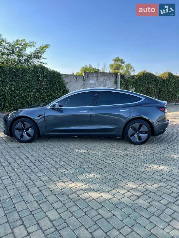 Седан Tesla Model 3 2019 в Одессе