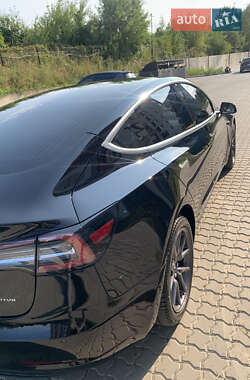 Седан Tesla Model 3 2018 в 