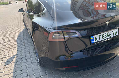 Седан Tesla Model 3 2018 в Івано-Франківську