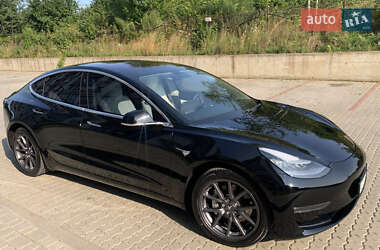 Седан Tesla Model 3 2018 в Івано-Франківську