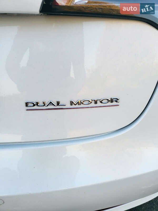 Седан Tesla Model 3 2019 в Одессе
