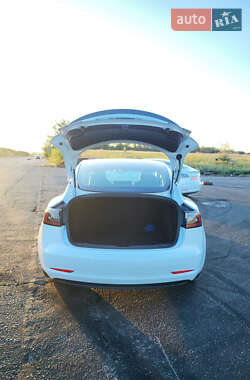 Седан Tesla Model 3 2019 в 