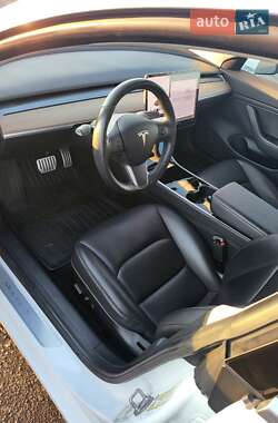 Седан Tesla Model 3 2019 в 
