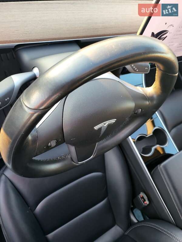 Седан Tesla Model 3 2019 в Одессе