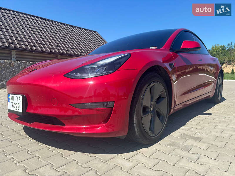 Седан Tesla Model 3 2022 в Виннице