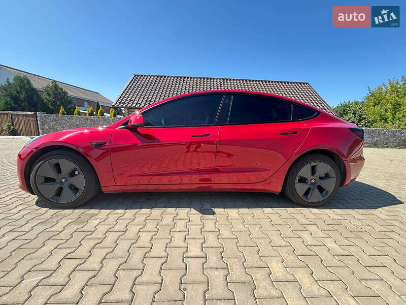 Седан Tesla Model 3 2022 в Виннице