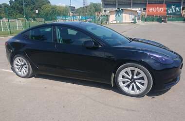 Седан Tesla Model 3 2022 в 