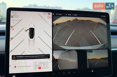 Седан Tesla Model 3 2022 в 