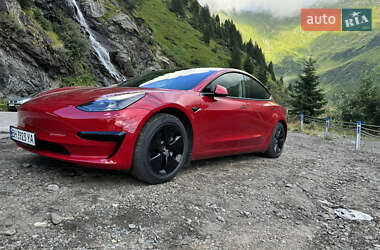 Седан Tesla Model 3 2021 в 