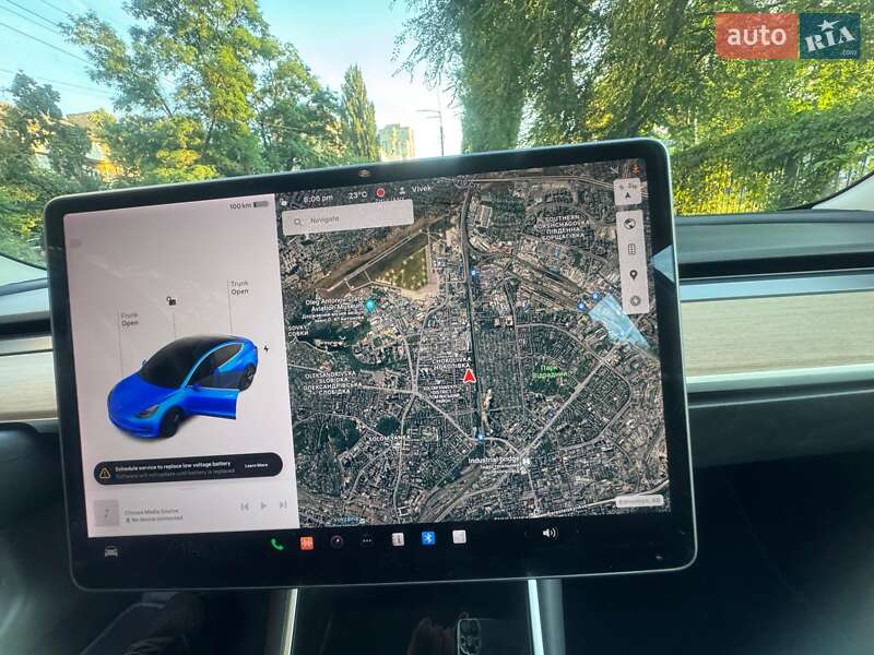 Седан Tesla Model 3 2018 в Киеве
