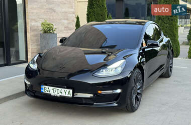 Седан Tesla Model 3 2022 в Ужгороде