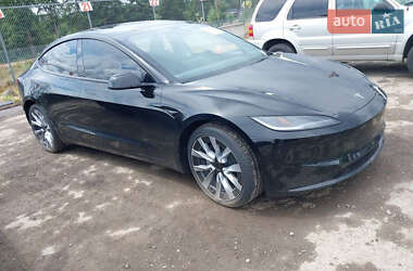Седан Tesla Model 3 2024 в 