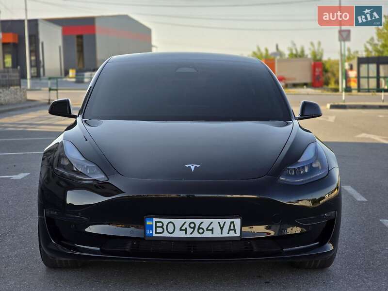 Седан Tesla Model 3 2022 в Тернополі