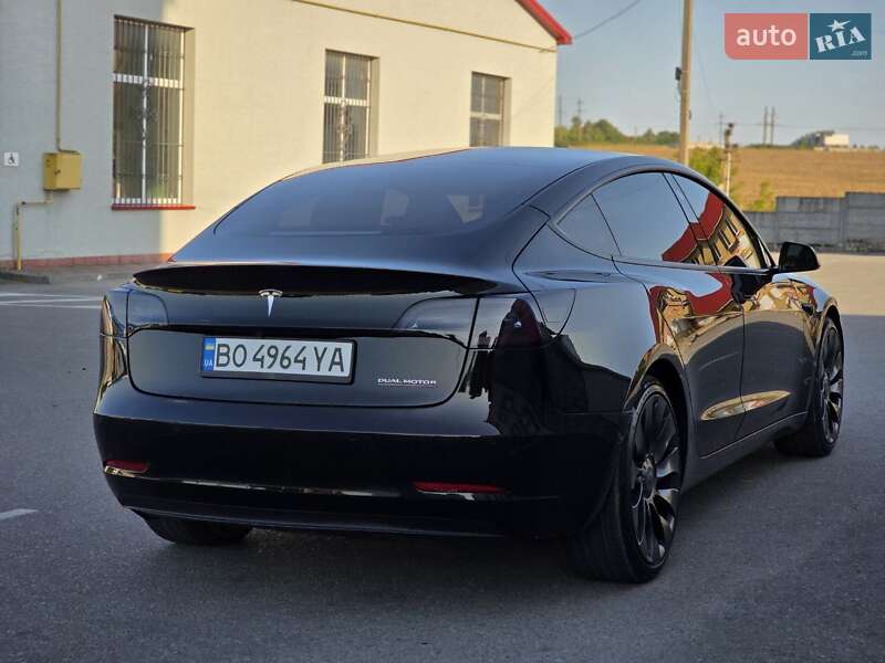 Седан Tesla Model 3 2022 в Тернополі