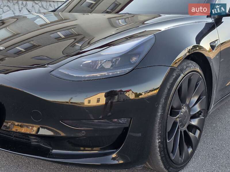 Седан Tesla Model 3 2022 в Тернополі