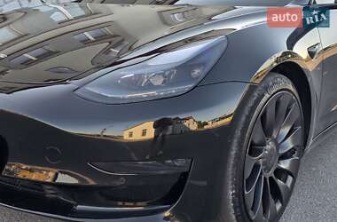 Седан Tesla Model 3 2022 в 
