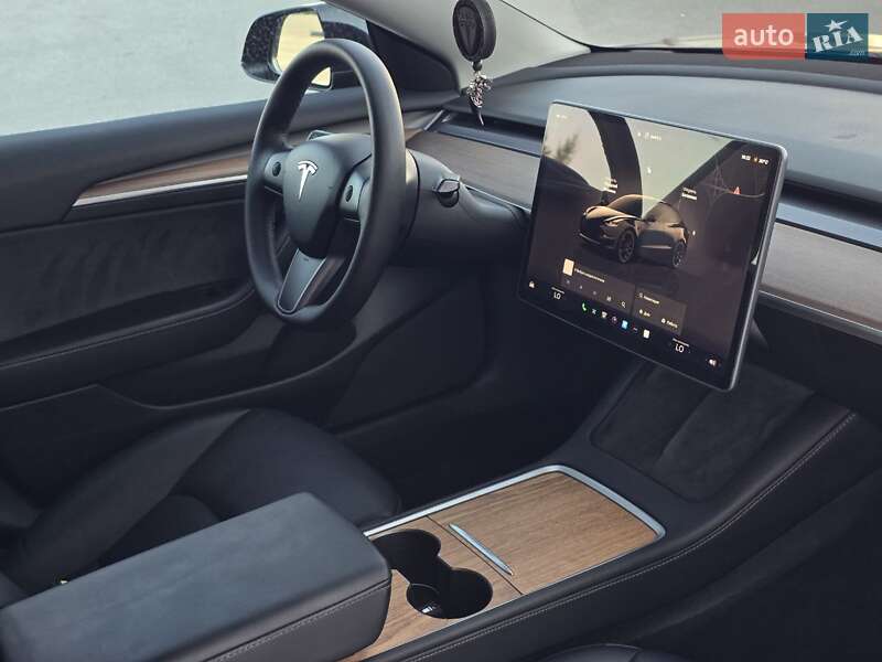 Седан Tesla Model 3 2022 в Тернополі