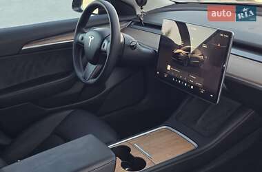 Седан Tesla Model 3 2022 в 