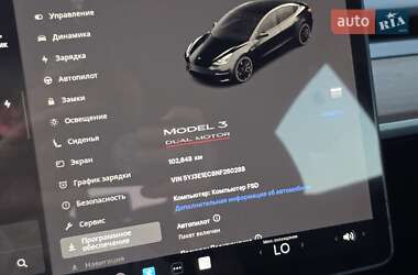 Седан Tesla Model 3 2022 в 