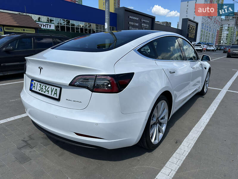 Седан Tesla Model 3 2019 в Києві