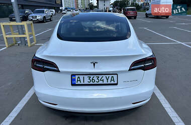 Седан Tesla Model 3 2019 в 
