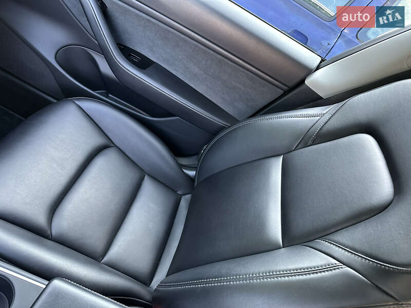 Седан Tesla Model 3 2019 в Києві