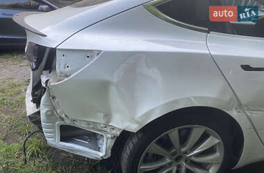 Седан Tesla Model 3 2020 в 