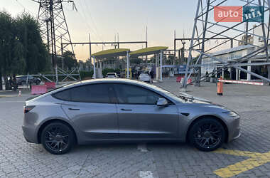 Седан Tesla Model 3 2024 в 