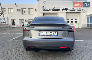 Седан Tesla Model 3 2024 в 
