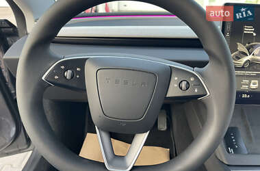 Седан Tesla Model 3 2024 в 
