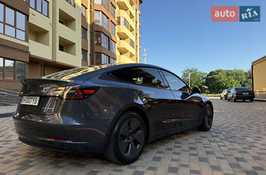Седан Tesla Model 3 2023 в 