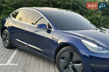 Седан Tesla Model 3 2018 в 