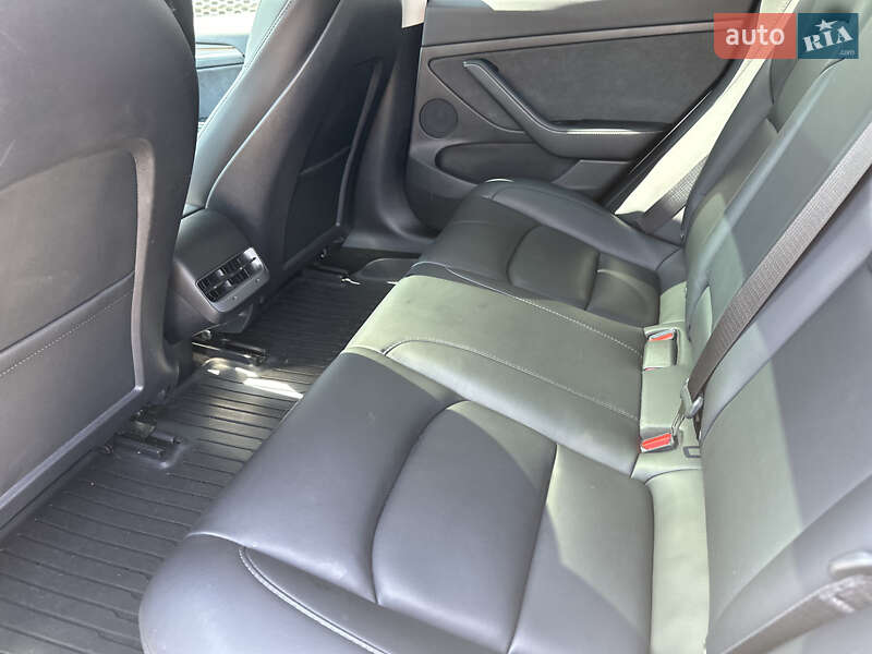 Седан Tesla Model 3 2022 в Львові