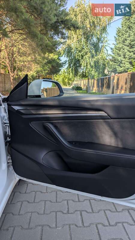 Седан Tesla Model 3 2022 в Луцьку