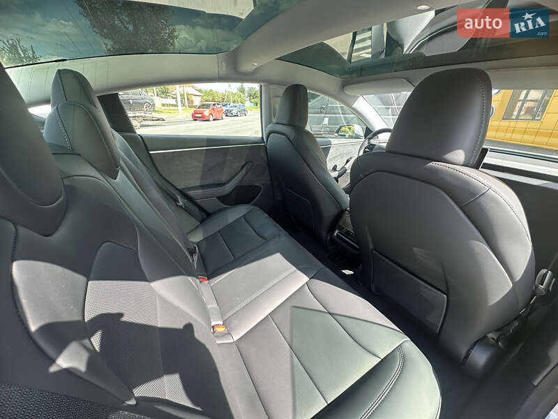 Седан Tesla Model 3 2024 в Харькове