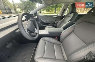 Седан Tesla Model 3 2024 в 