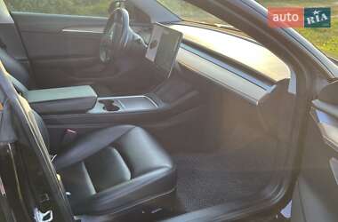 Седан Tesla Model 3 2021 в 