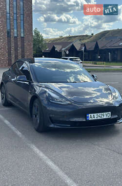 Седан Tesla Model 3 2021 в Киеве